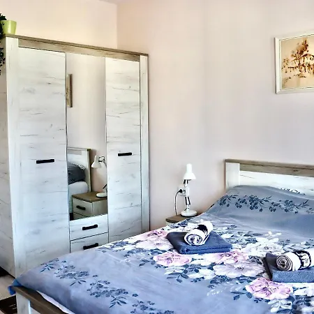 Venum Apartment Warna